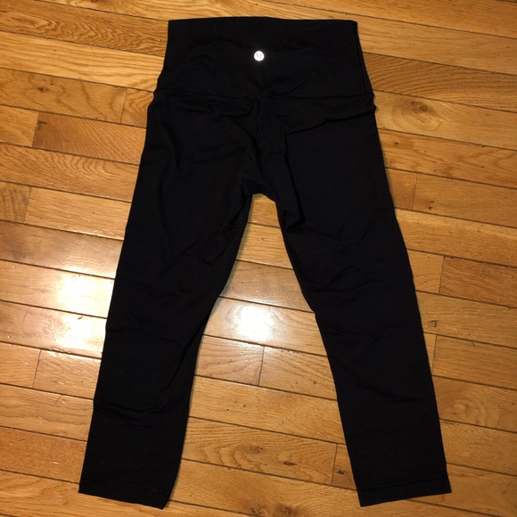 Lululemon cropped black leggings - Picture 2 of 7